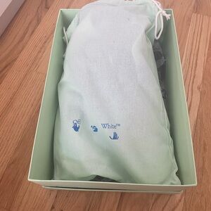 Men’s off white mid top vulcanized canvas shoes